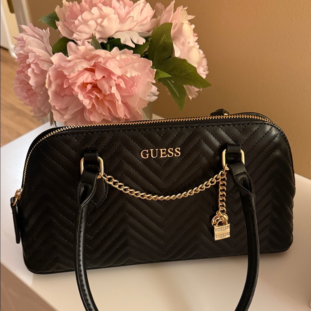 Guess black Shoulder Bag